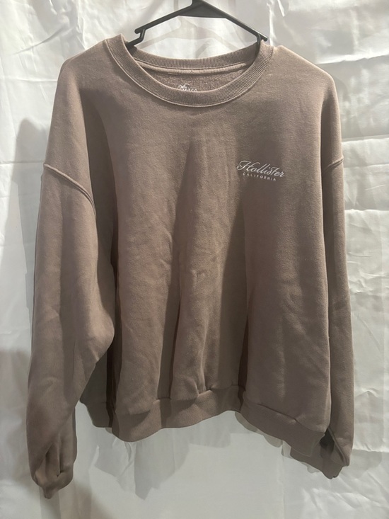 Hollister Tops - Hollister muted taupe crewneck sweatshirt with white logo